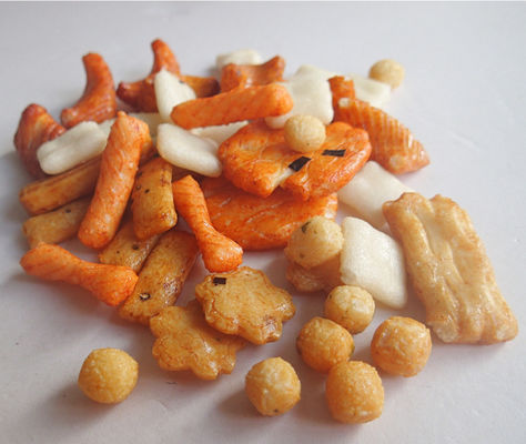 Dobra cena. Chiny OEM słodkie japońskie krakersy ryżowe Mix Rice Cracker Snacks w Internecie