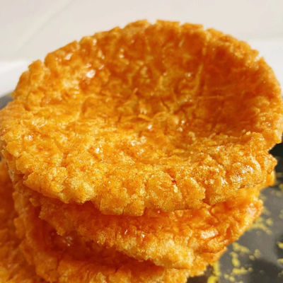 Dobra cena. Okrągłe krakersy ryżowe Senbei OEM Niskokaloryczne ciastka ryżowe 0,3 kg w Internecie