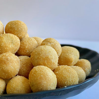 Dobra cena. Mieszane orzechy o smaku kukurydzy Chrupiący wspaniały smak Pikantne orzeszki ziemne z czosnkiem w Internecie