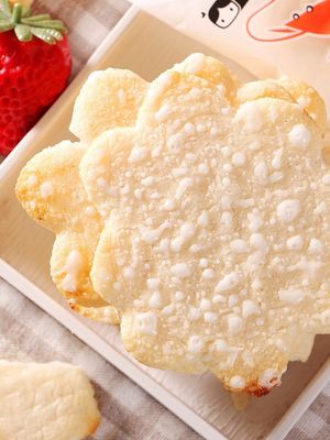 Delektuj się chrupkością: indywidualnie pakowane płatki śniegu z mięsem z krewetek